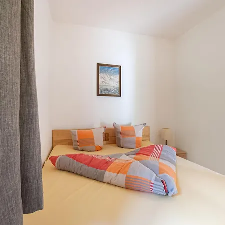 דירה In With Balcony, Cleaning Included *